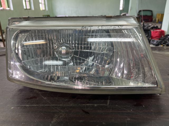 bontott MITSUBISHI SPACE STAR Jobb Fényszóró