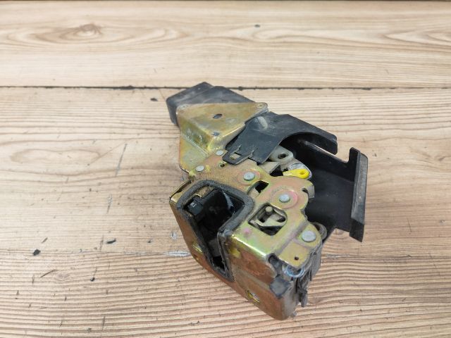 bontott MITSUBISHI SPACE STAR Jobb hátsó Ajtózár