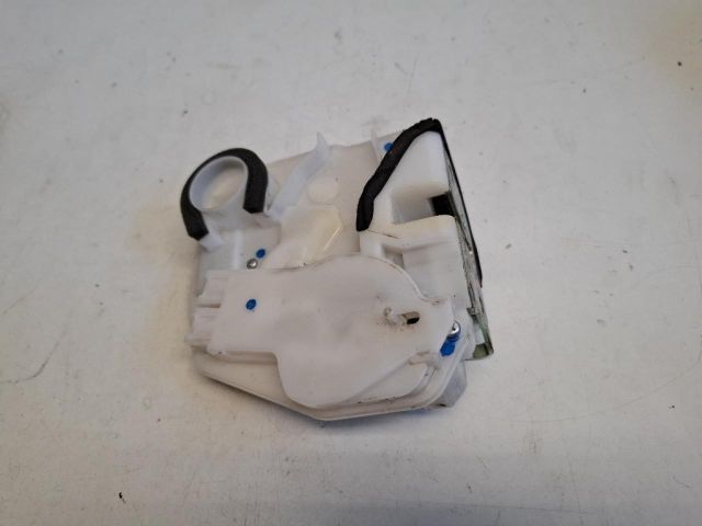 bontott MITSUBISHI SPACE STAR Jobb hátsó Ajtózár