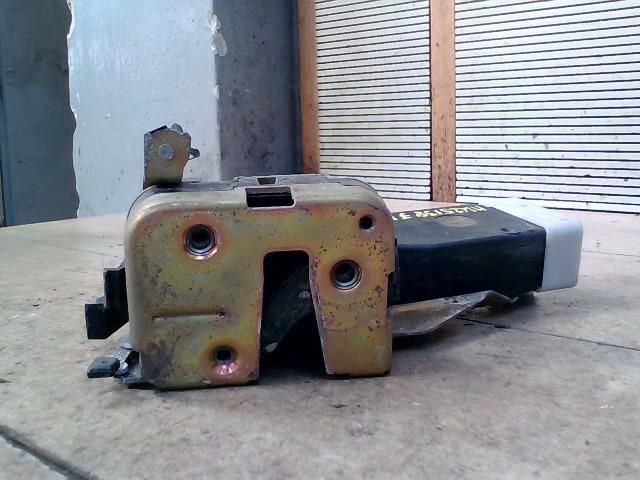 bontott MITSUBISHI SPACE STAR Jobb hátsó Ajtózár