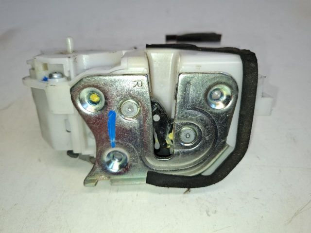 bontott MITSUBISHI SPACE STAR Jobb hátsó Ajtózár