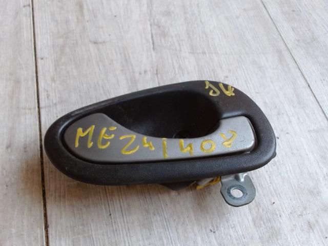 bontott MITSUBISHI SPACE STAR Jobb hátsó Belső Kilincs