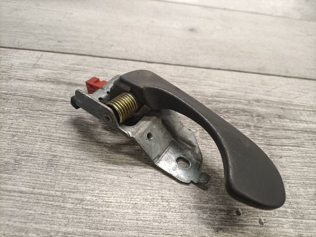 bontott MITSUBISHI SPACE STAR Jobb hátsó Belső Kilincs