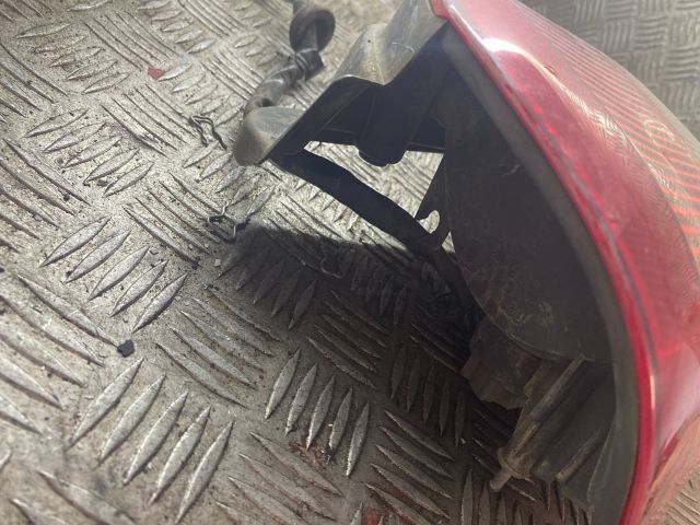 bontott MITSUBISHI SPACE STAR Jobb Hátsó Lámpa