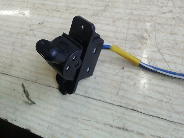 bontott MITSUBISHI SPACE STAR Kapcsoló (Magában)