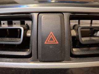 bontott MITSUBISHI SPACE STAR Középső Szellőző