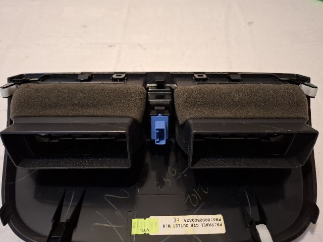 bontott MITSUBISHI SPACE STAR Középső Szellőző