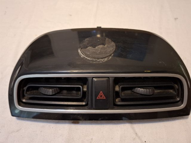 bontott MITSUBISHI SPACE STAR Középső Szellőző