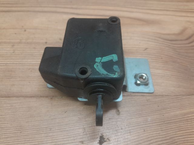 bontott MITSUBISHI SPACE STAR Központizár Motor Csomagtérajtó