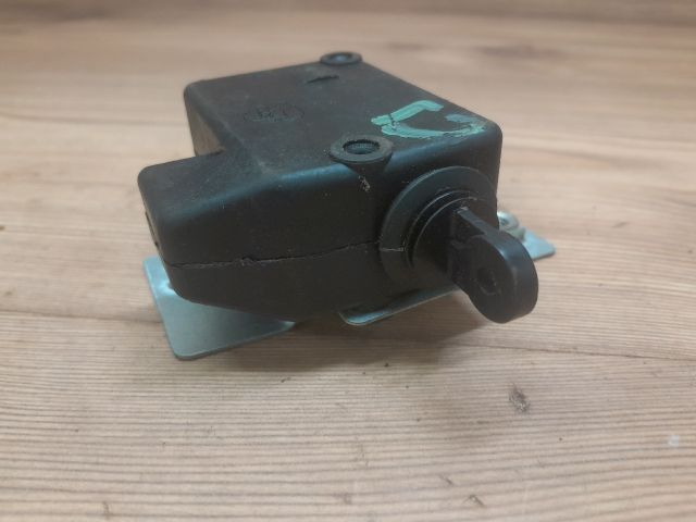 bontott MITSUBISHI SPACE STAR Központizár Motor Csomagtérajtó