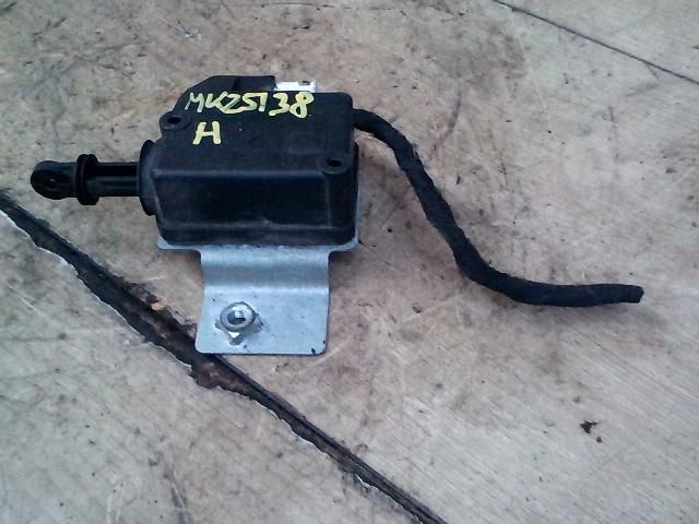 bontott MITSUBISHI SPACE STAR Központizár Motor Csomagtérajtó