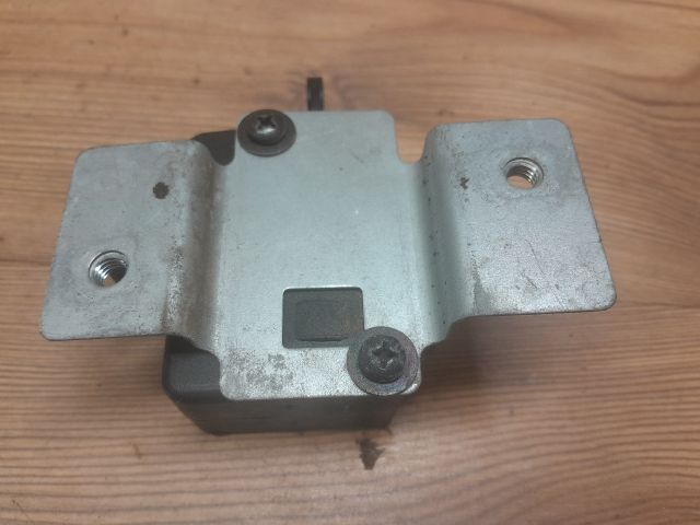 bontott MITSUBISHI SPACE STAR Központizár Motor Csomagtérajtó