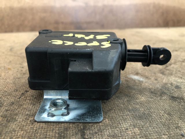 bontott MITSUBISHI SPACE STAR Központizár Motor Csomagtérajtó