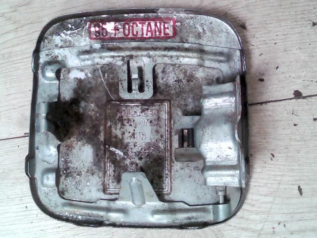 bontott MITSUBISHI SPACE STAR Tankajtó