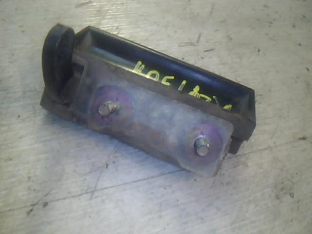 bontott MITSUBISHI SPACE WAGON Csomagtérajtó Kilincs