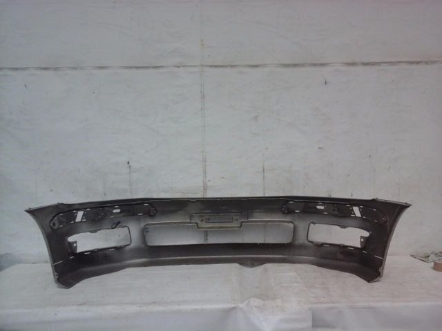 bontott MITSUBISHI SPACE WAGON Első Lökhárító (Üresen)