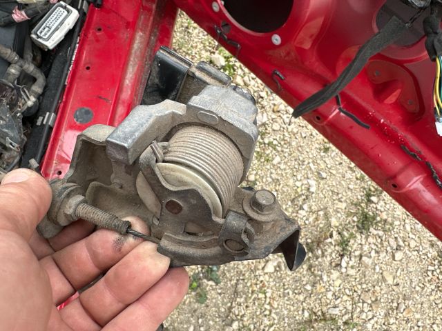 bontott MITSUBISHI SPACE WAGON Fojtószelep Jeladó