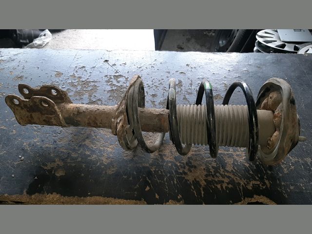 bontott NISSAN ALMERA I Bal első Gólyaláb (Lengécsillapító, Rugó)