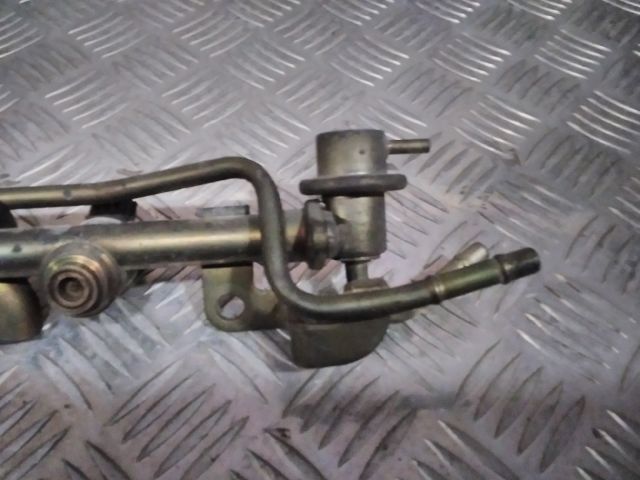 bontott NISSAN ALMERA I Porlasztó Sor / Híd