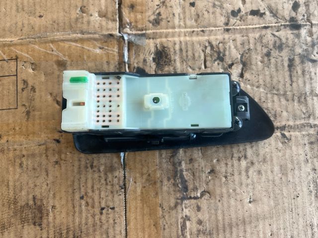 bontott NISSAN ALMERA I Bal első Ablakemelő Kapcsoló