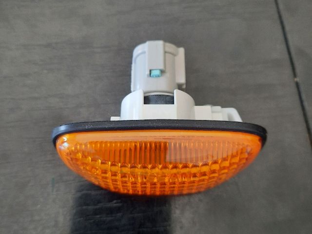 bontott NISSAN ALMERA I Bal első Sárvédő Irányjelző