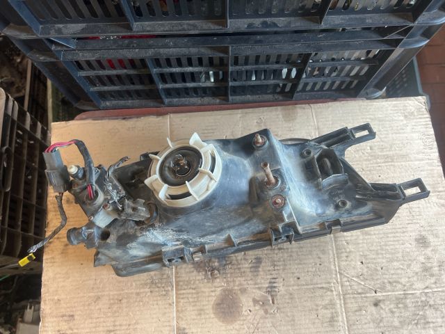 bontott NISSAN ALMERA I Bal Fényszóró