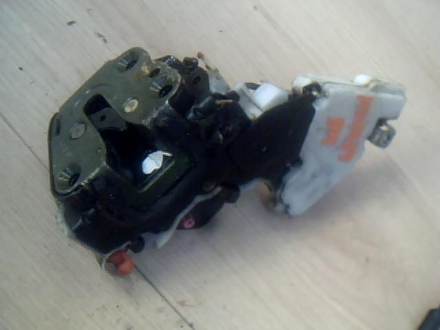 bontott NISSAN ALMERA I Bal hátsó Ajtózár