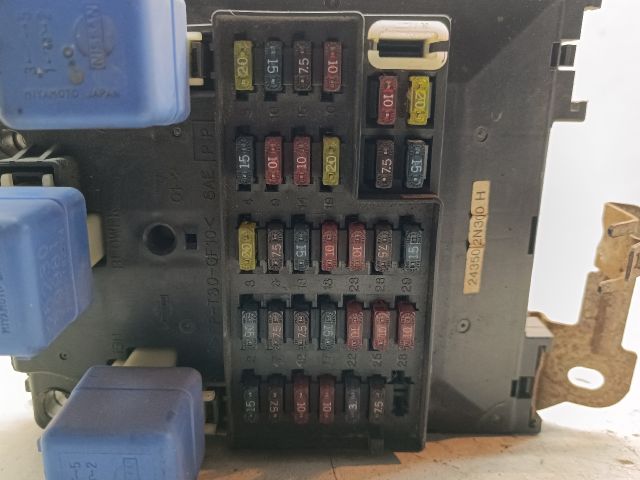 bontott NISSAN ALMERA I Biztosítéktábla Utastér