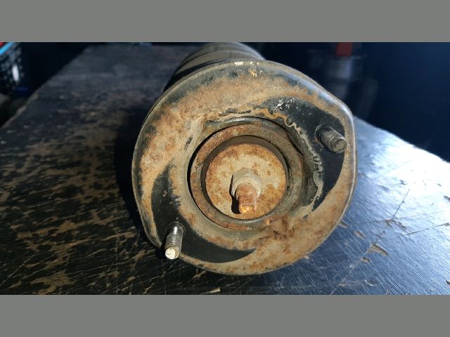 bontott NISSAN ALMERA I Hátsó Gólyaláb (Lengécsillapító, Rugó)