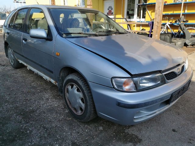 bontott NISSAN ALMERA I Hűtőrács