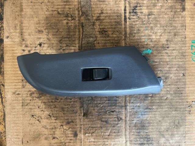 bontott NISSAN ALMERA I Jobb első Ablakemelő Kapcsoló