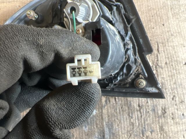 bontott NISSAN ALMERA I Jobb Külső Hátsó Lámpa