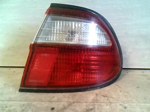 bontott NISSAN ALMERA I Jobb Külső Hátsó Lámpa