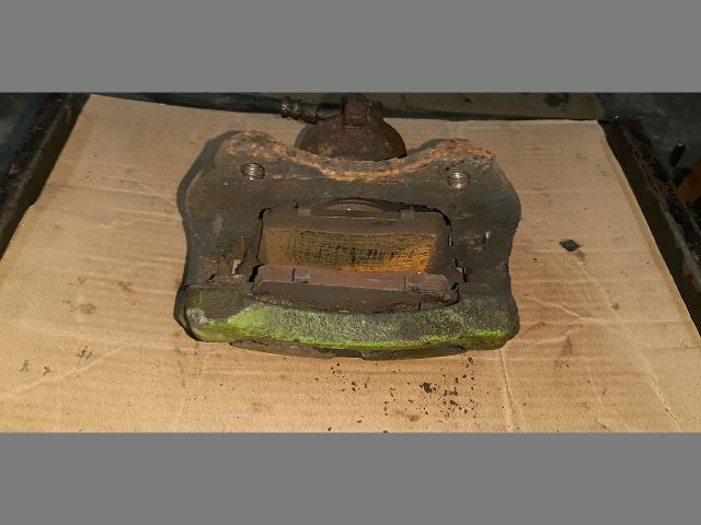 bontott NISSAN ALMERA II Bal első Féknyereg Munkahengerrel