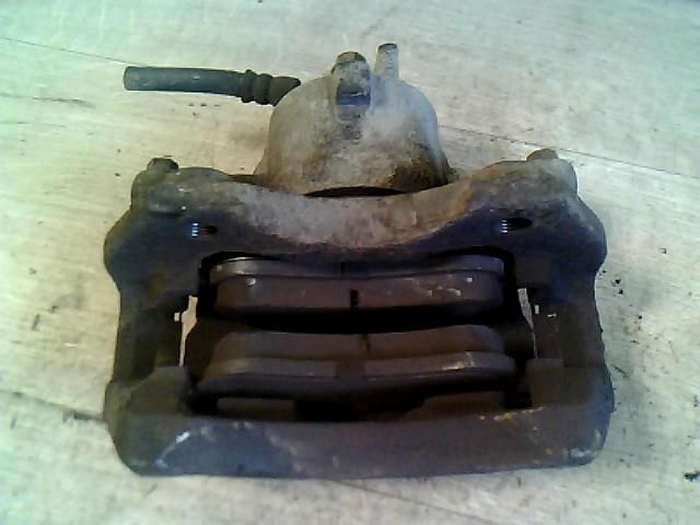 bontott NISSAN ALMERA II Bal első Féknyereg Munkahengerrel