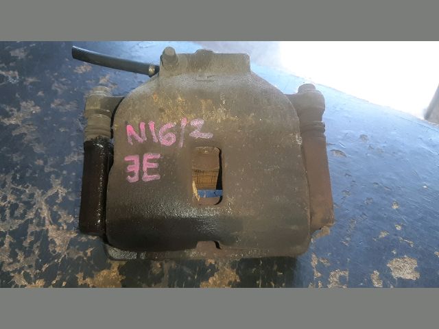 bontott NISSAN ALMERA II Jobb első Féknyereg Munkahengerrel