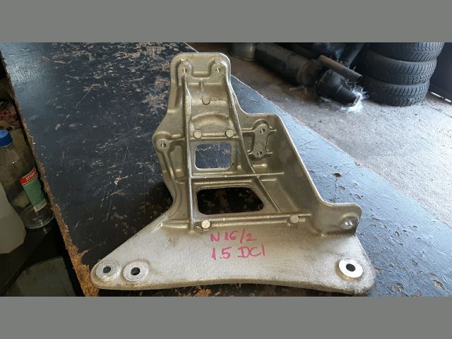 bontott NISSAN ALMERA II Motor Tartó Bak (Fém)