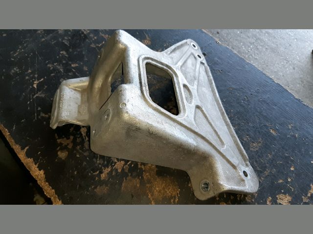 bontott NISSAN ALMERA II Motor Tartó Bak (Fém)