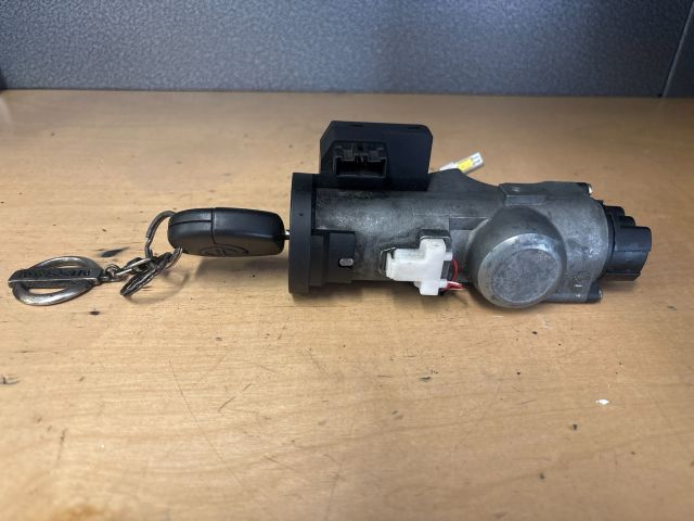 bontott NISSAN ALMERA II Gyújtáskapcsoló Házzal