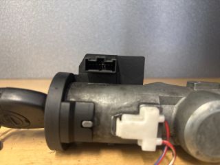 bontott NISSAN ALMERA II Gyújtáskapcsoló Házzal