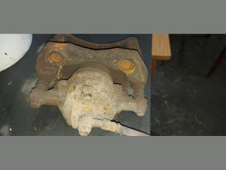 bontott NISSAN ALMERA II Jobb első Féknyereg Munkahengerrel