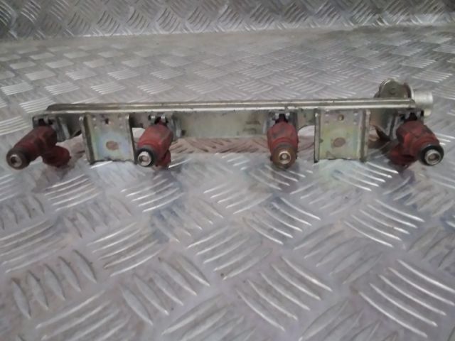 bontott NISSAN ALMERA II Porlasztó Sor / Híd