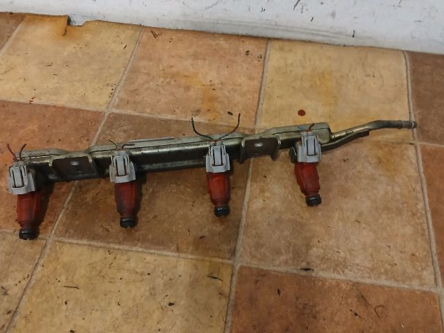 bontott NISSAN ALMERA II Porlasztó Sor / Híd