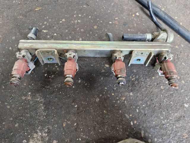 bontott NISSAN ALMERA II Porlasztó Sor / Híd