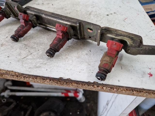 bontott NISSAN ALMERA II Porlasztó Sor / Híd