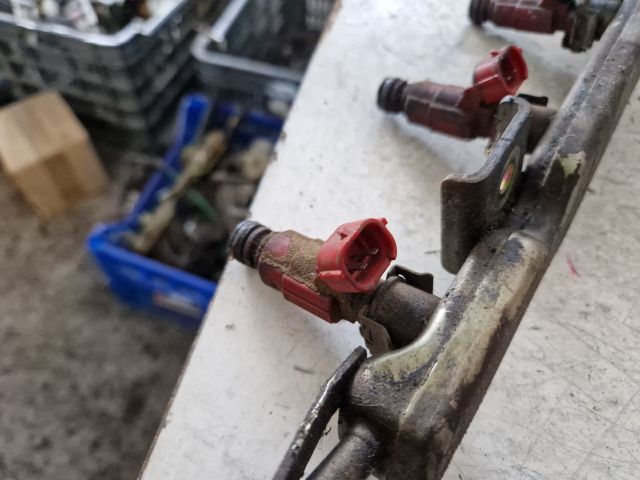 bontott NISSAN ALMERA II Porlasztó Sor / Híd