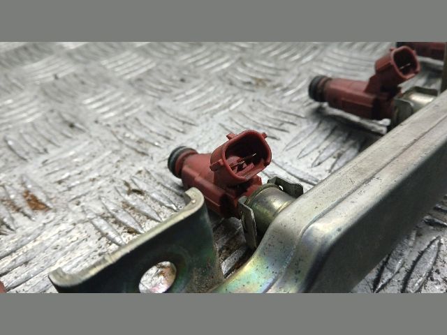 bontott NISSAN ALMERA II Porlasztó Sor / Híd