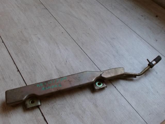 bontott NISSAN ALMERA II Porlasztó Sor / Híd