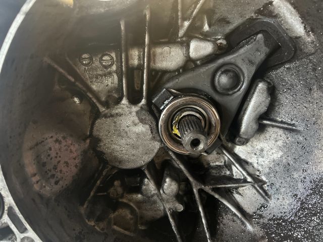 bontott NISSAN ALMERA II Váltó (Mechanikus)