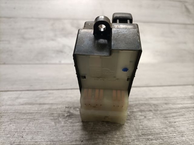 bontott NISSAN ALMERA II Ablakemelő Kapcsoló Négyes / Kettes